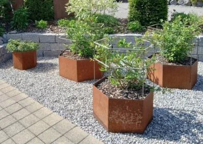 Pflanzengefäss in rhomboider Form
